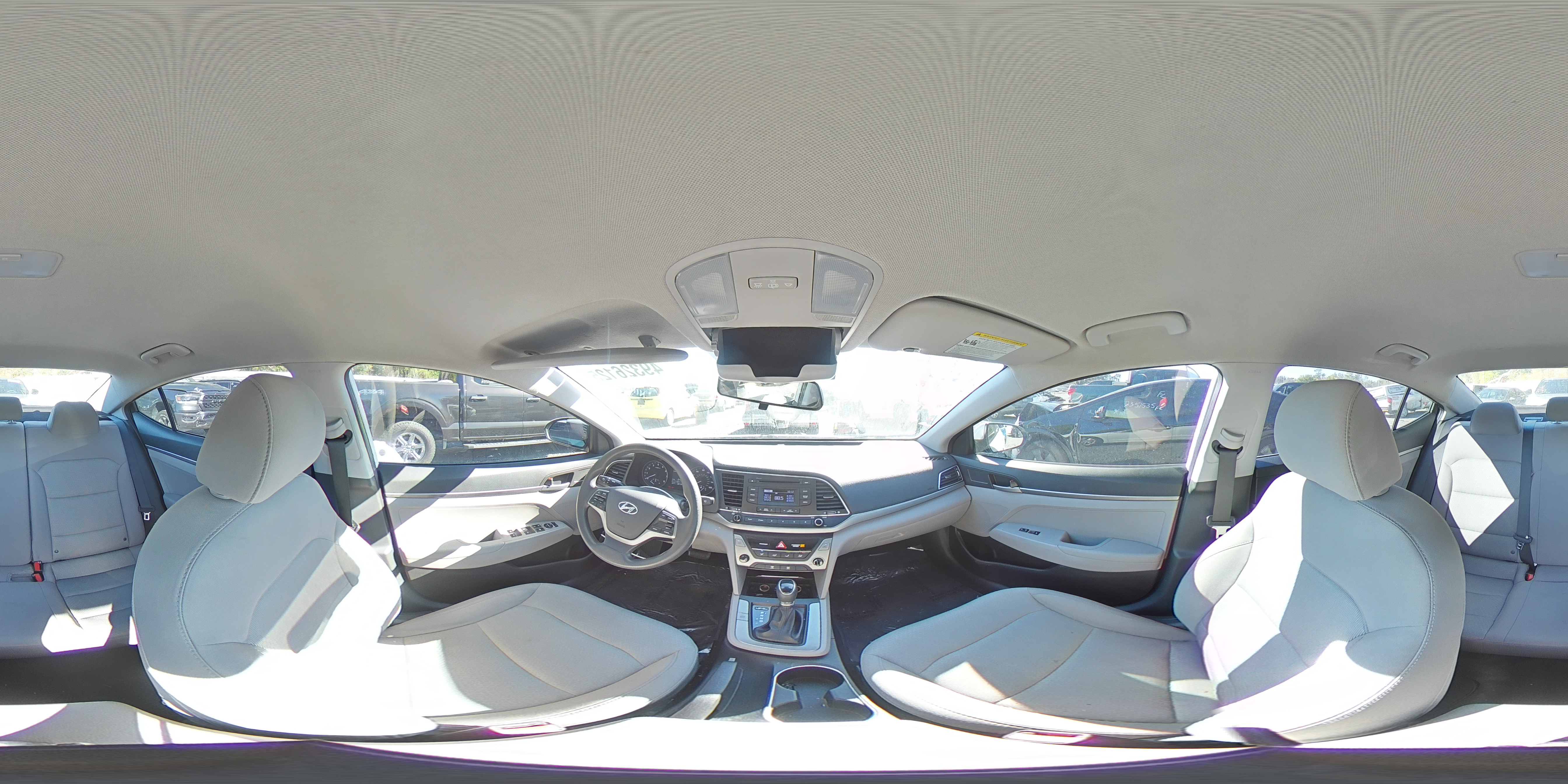 2017 Hyundai Elantra - Image 13