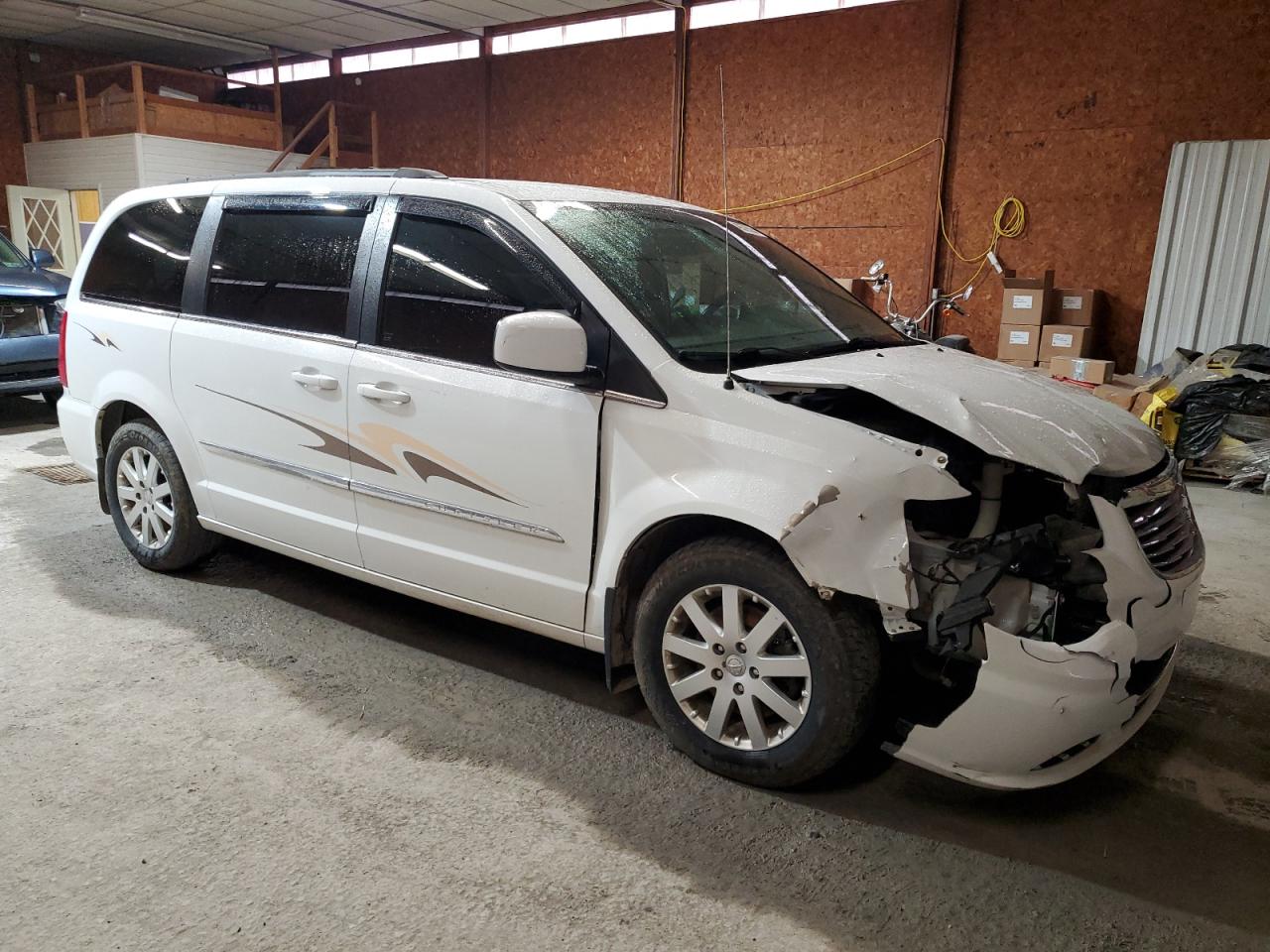 2016 Chrysler Town & Country - Image 4