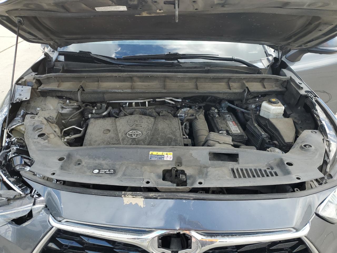 2020 Toyota Highlander - Image 13