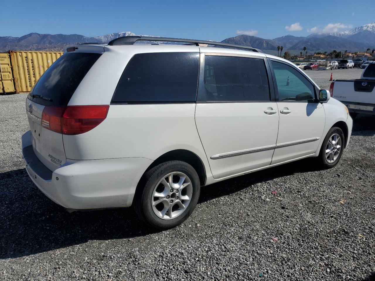 2005 Toyota Sienna - Image 3