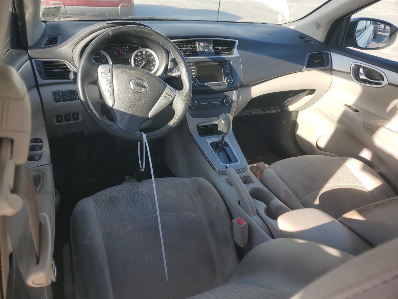 2015 Nissan Sentra - Image 8