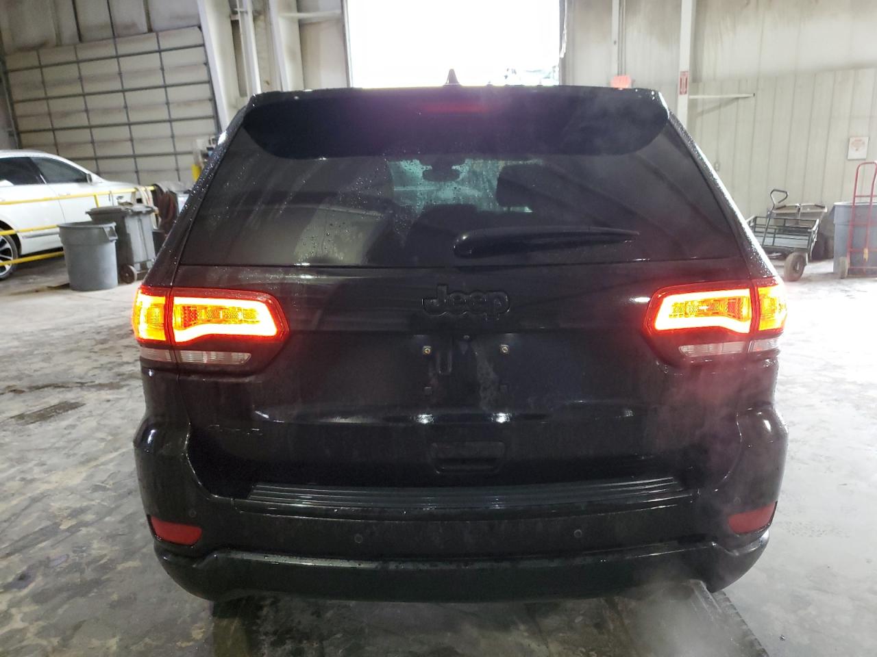 2018 Jeep Grand Cherokee - Image 6