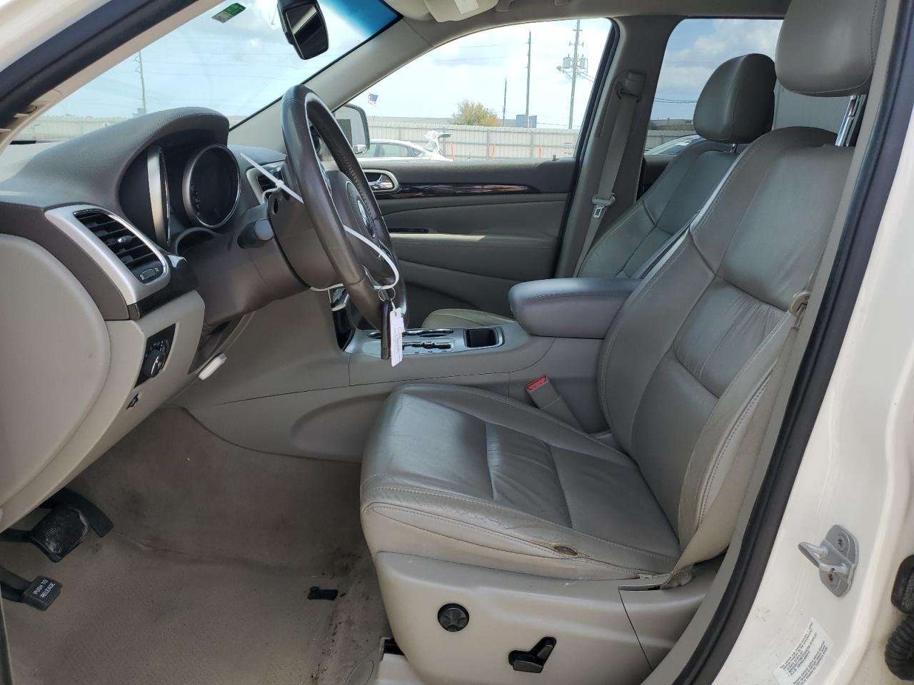 2012 Jeep Grand Cherokee - Image 7