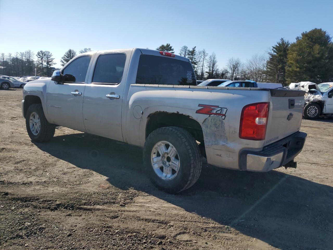 2009 Chevrolet Silverado - Image 2