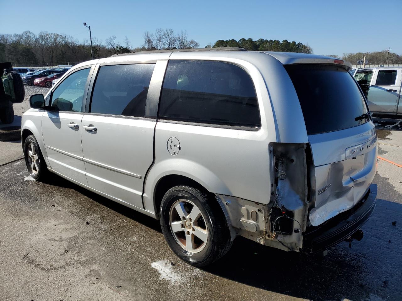 2012 Dodge Caravan - Image 2