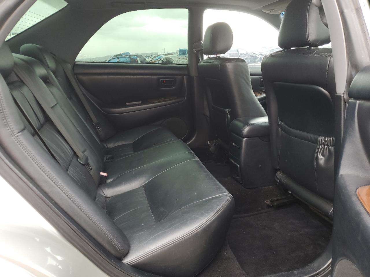 2000 Lexus ES - Image 10