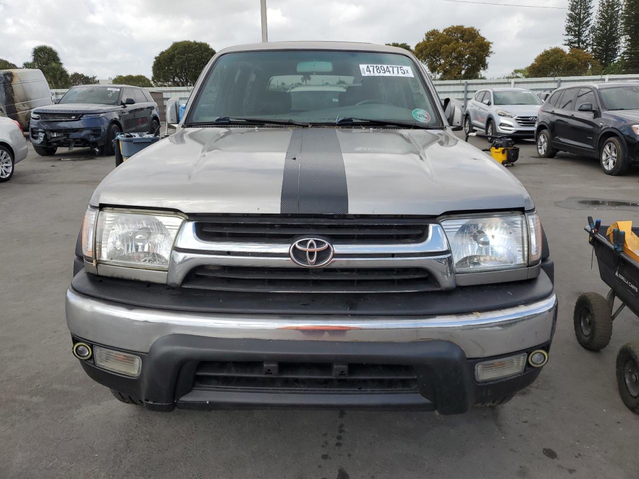 2002 Toyota 4Runner - Image 5