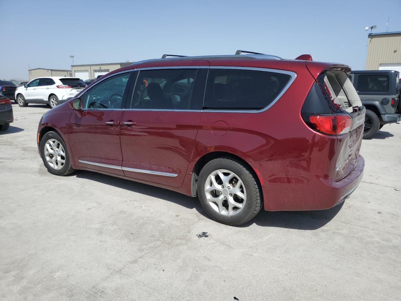 2020 Chrysler Pacifica - Image 2