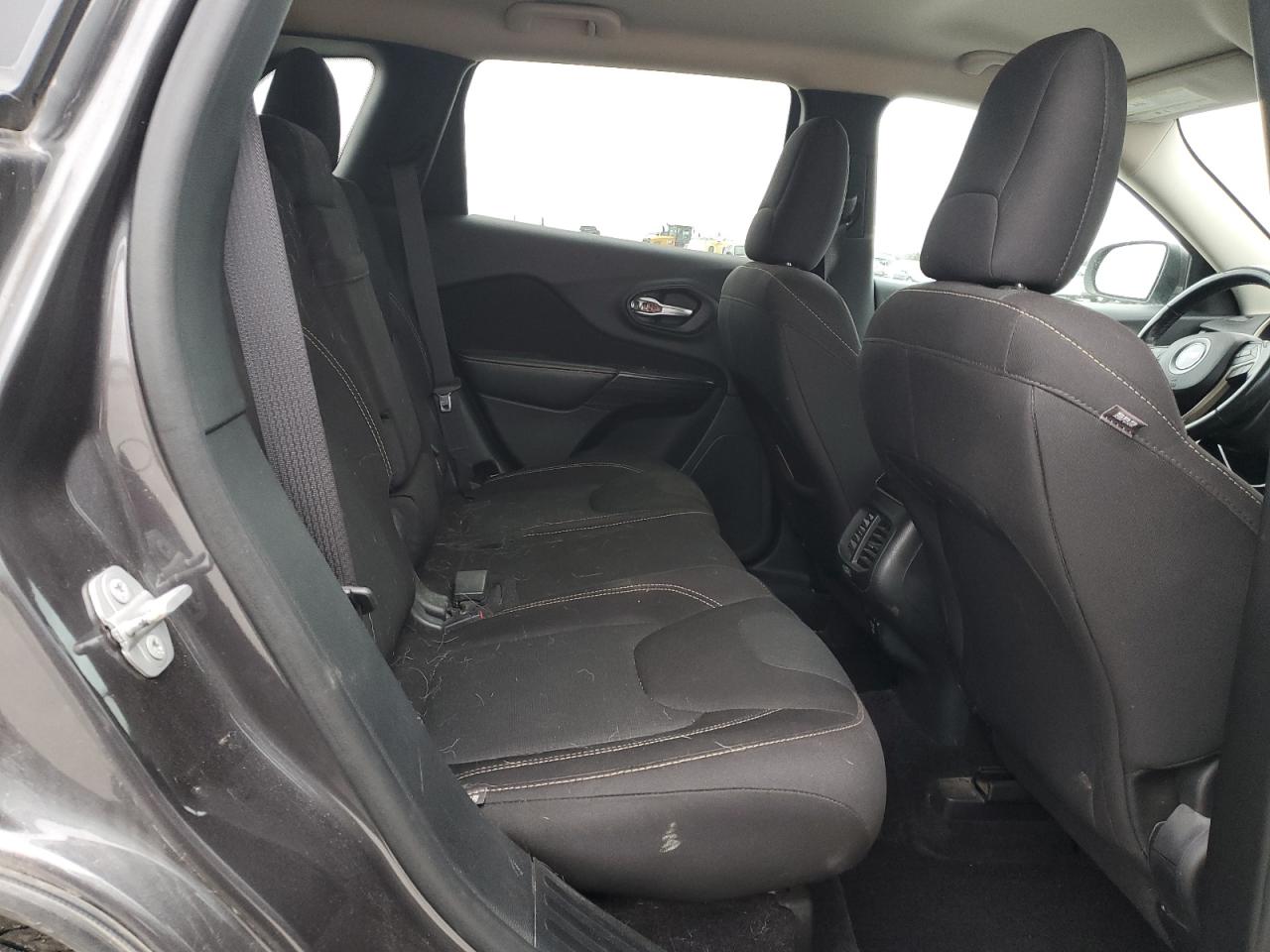 2016 Jeep Grand Cherokee - Image 12