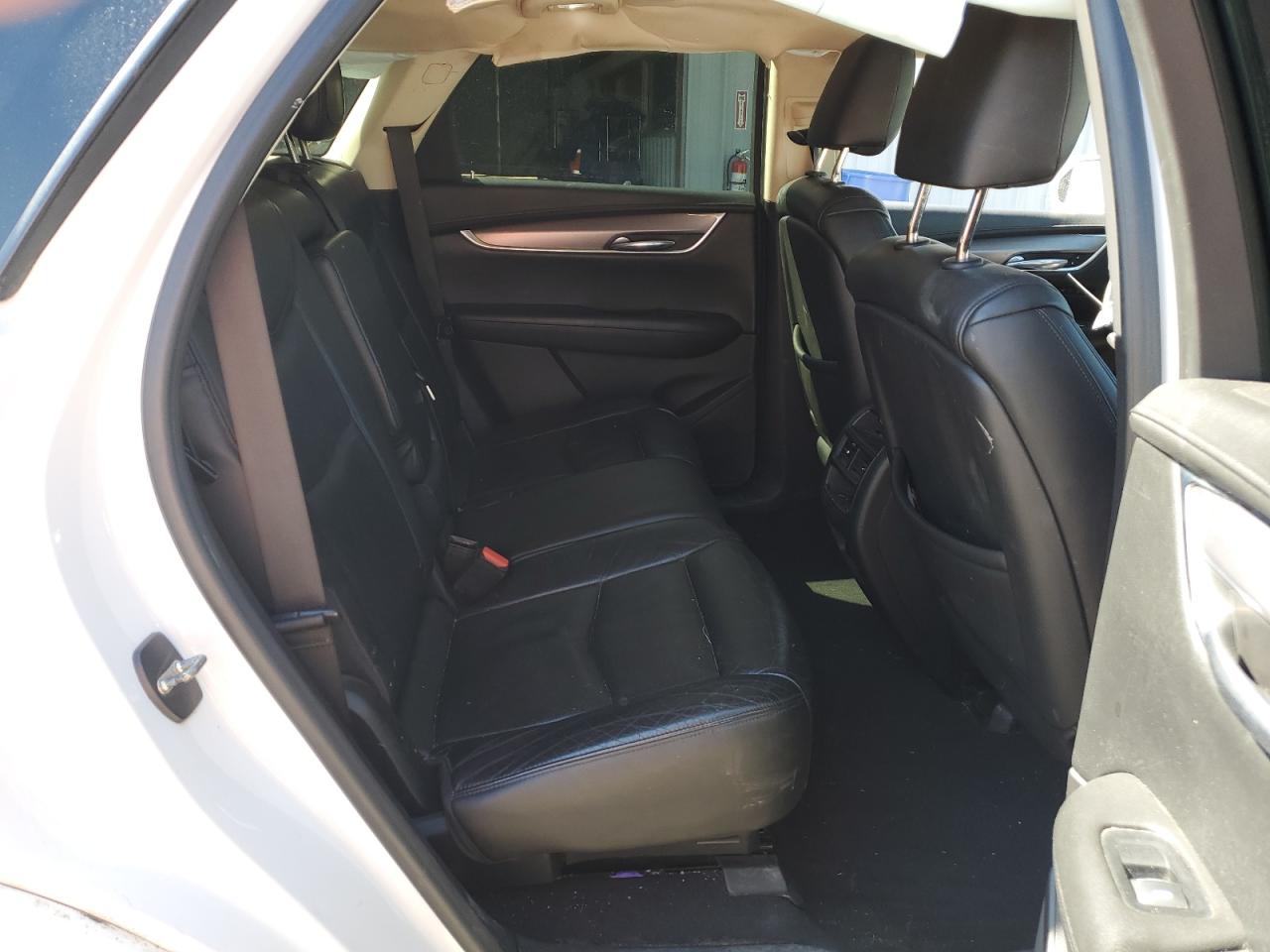 2017 Cadillac XT5 - Image 12