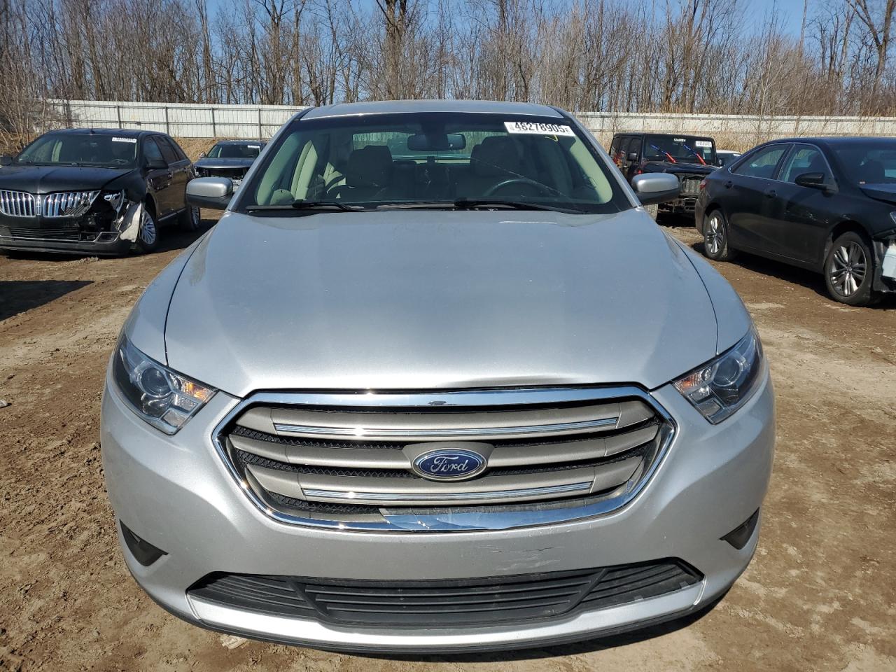 2018 Ford Taurus - Image 5