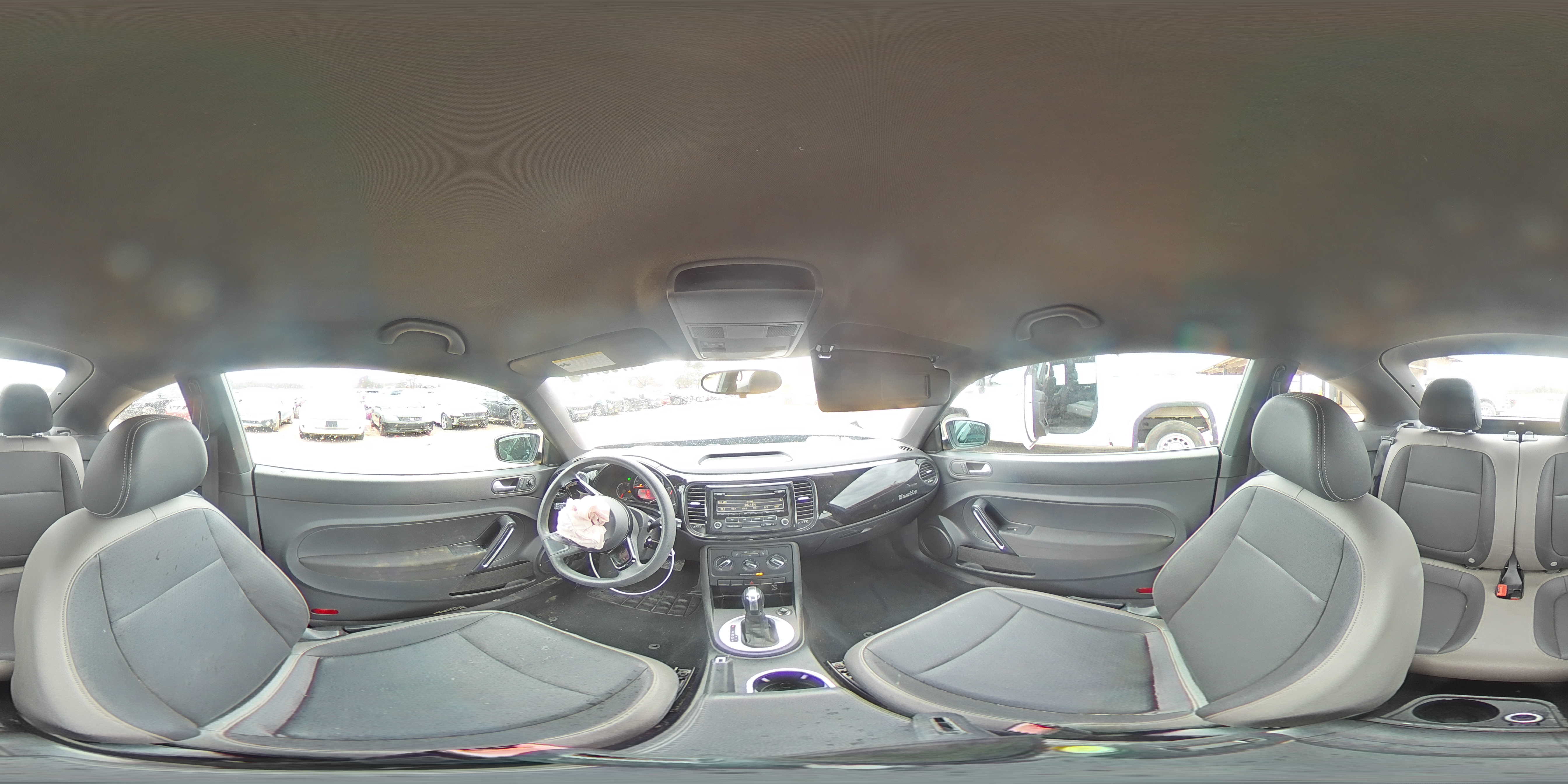 2015 Volkswagen Beetle - Image 13
