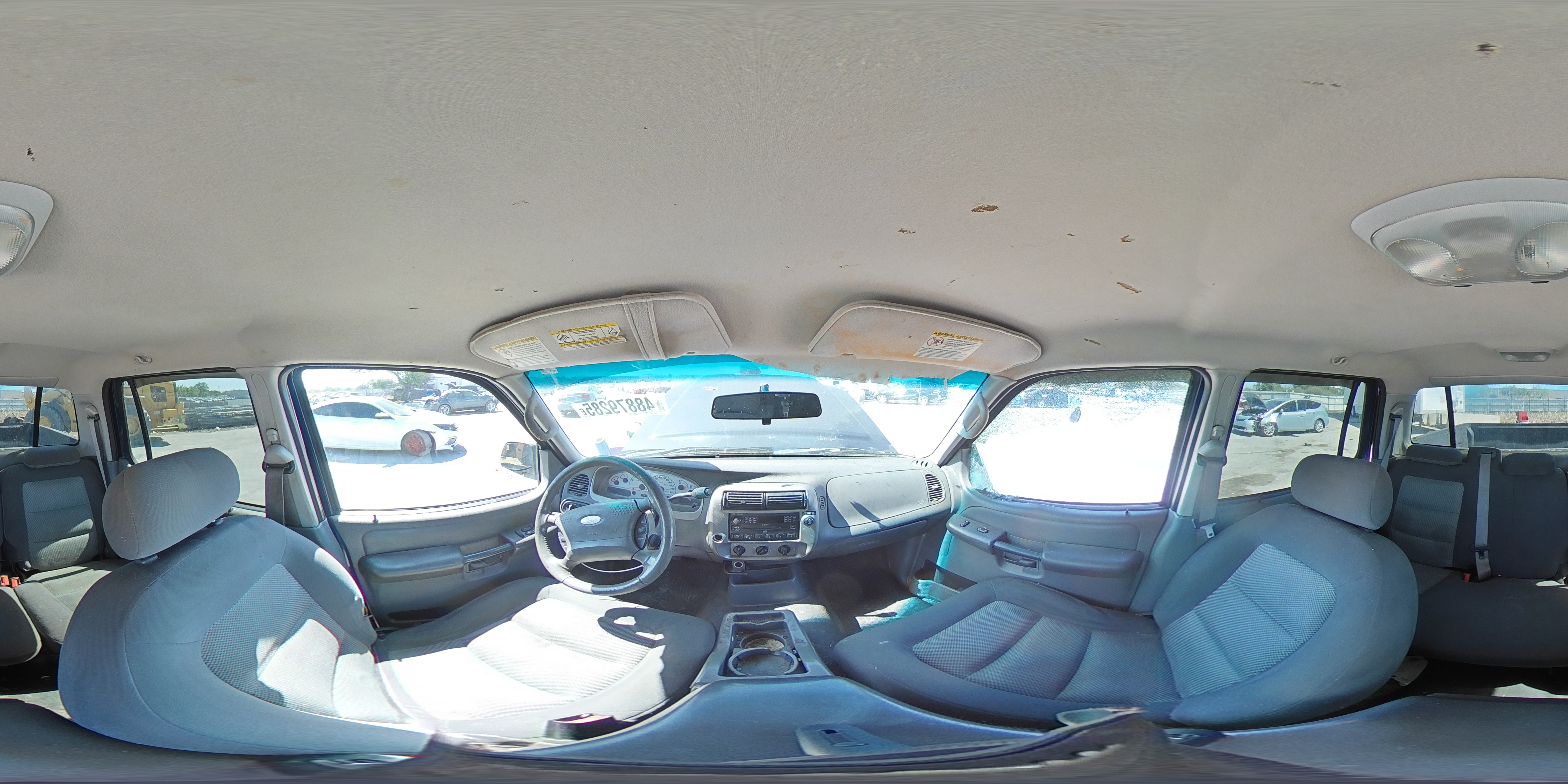 2005 Ford Explorer - Image 13