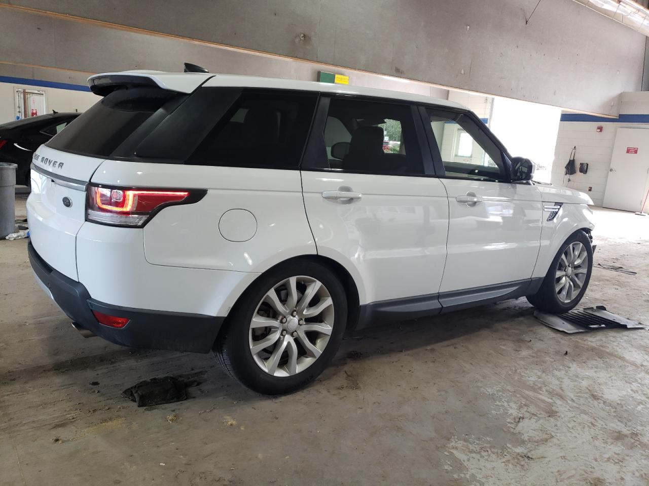 2017 Land Rover Range Rover - Image 3