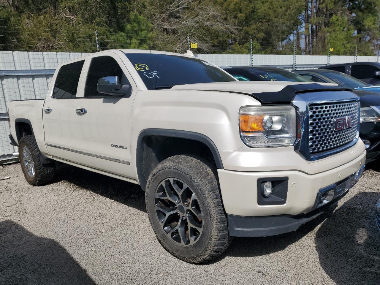 2015 GMC Sierra - Image 4