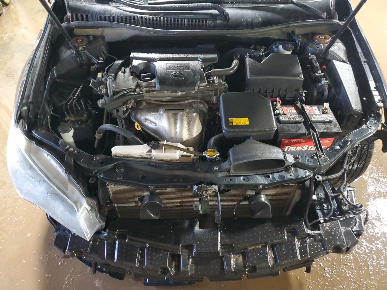 2015 Toyota Camry - Image 11