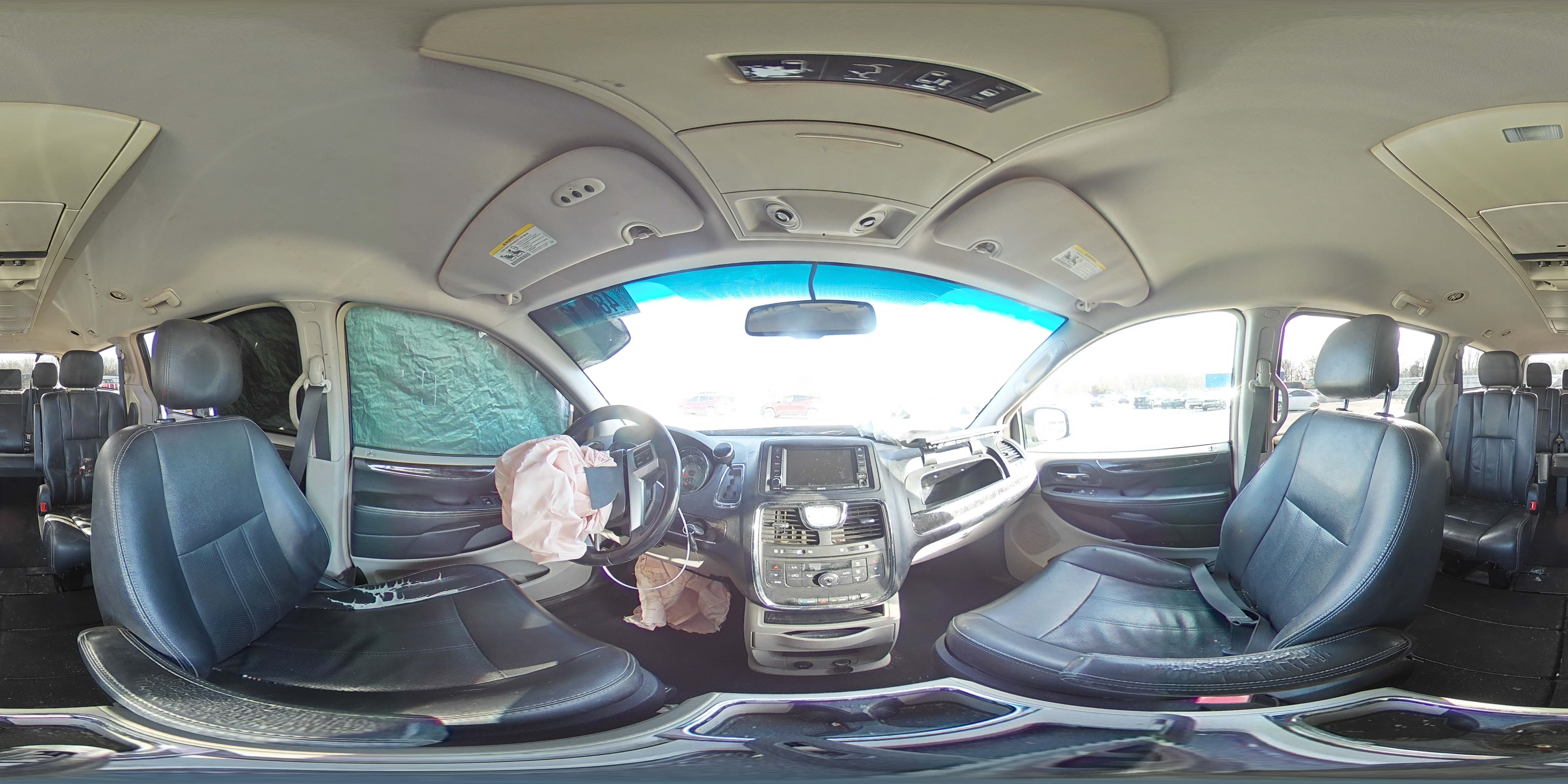 2012 Chrysler Town & Country - Image 14