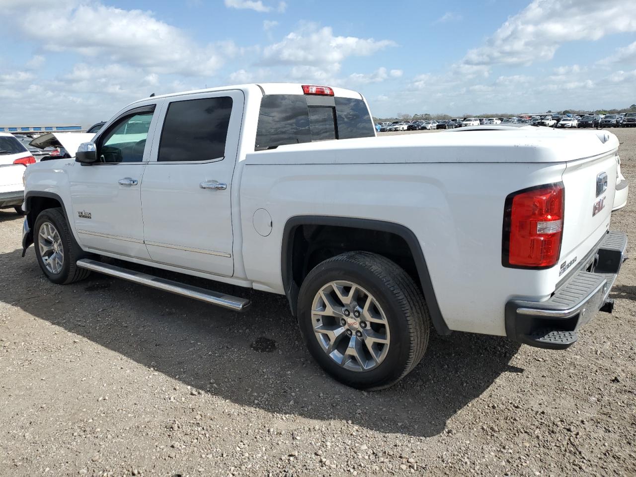 2015 GMC Sierra - Image 2