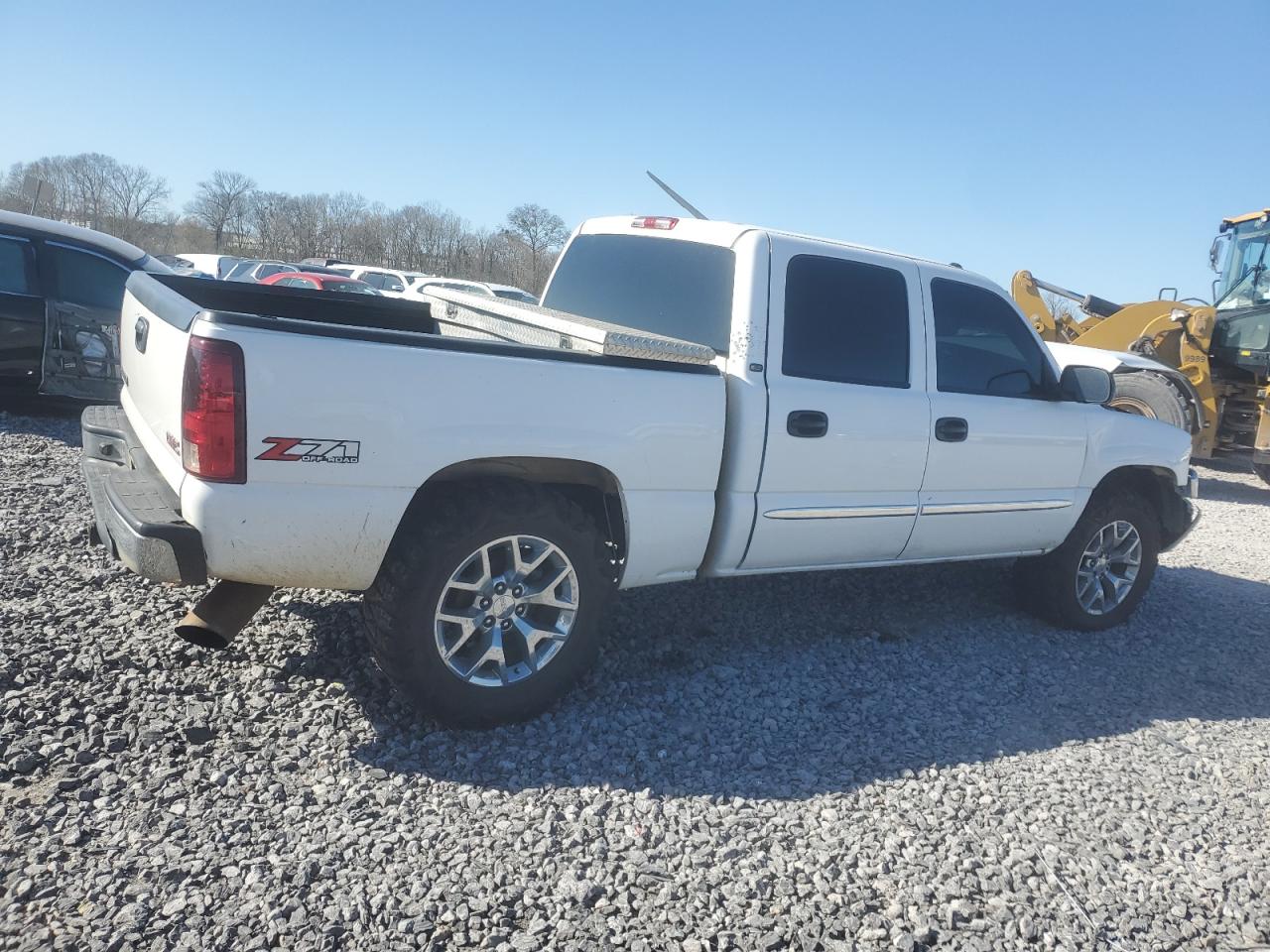 2005 GMC Sierra - Image 3