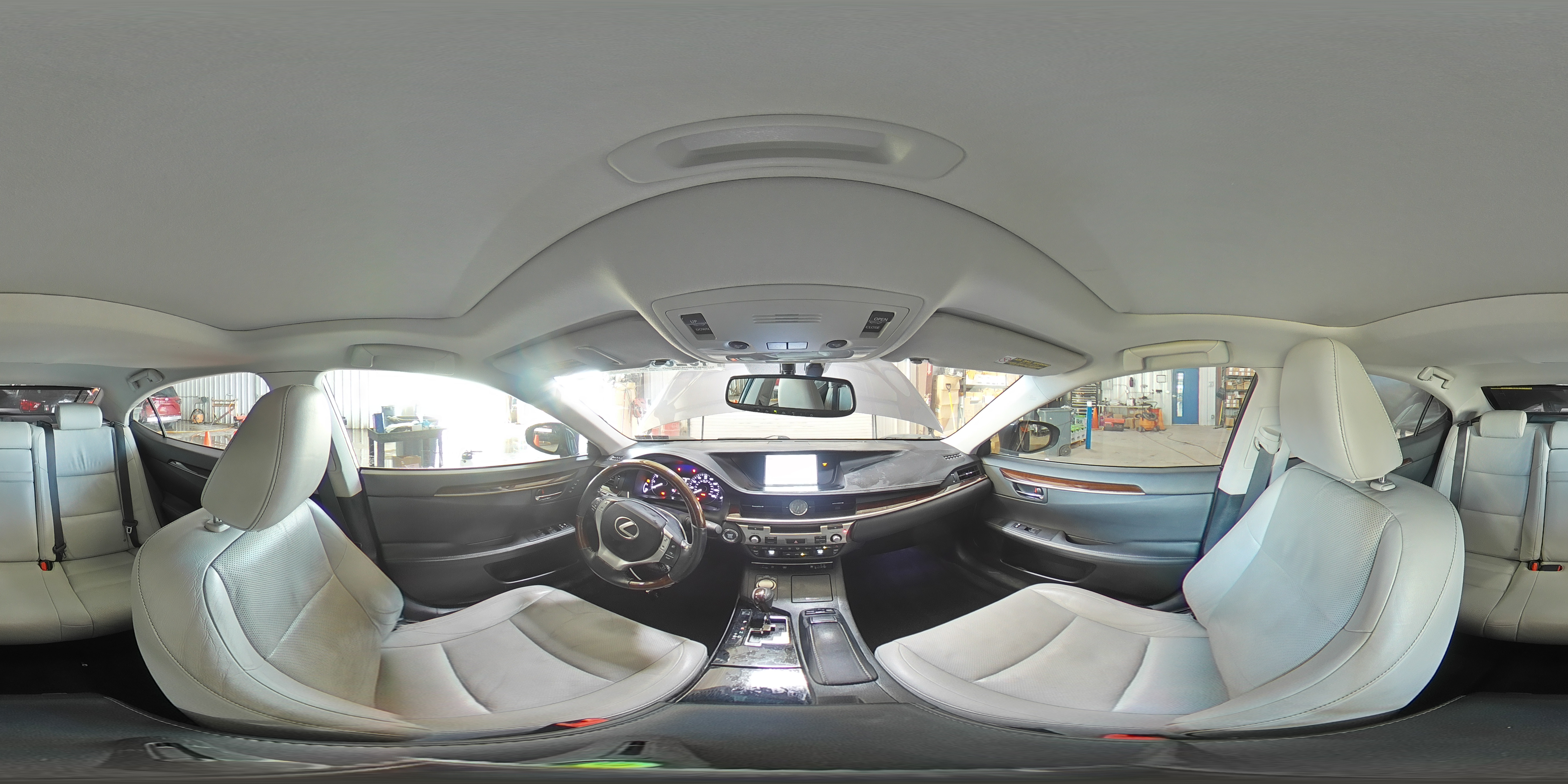 2013 Lexus ES - Image 13