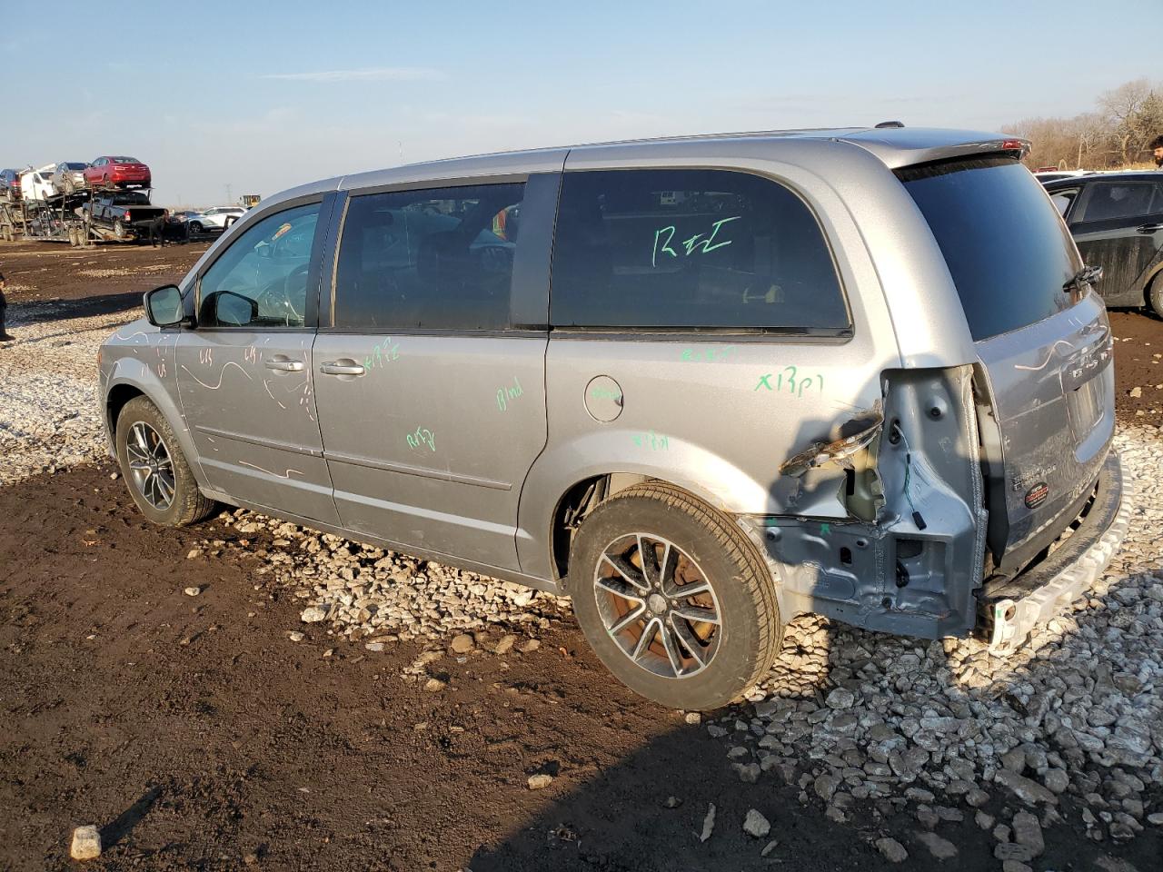 2016 Dodge Caravan - Image 2