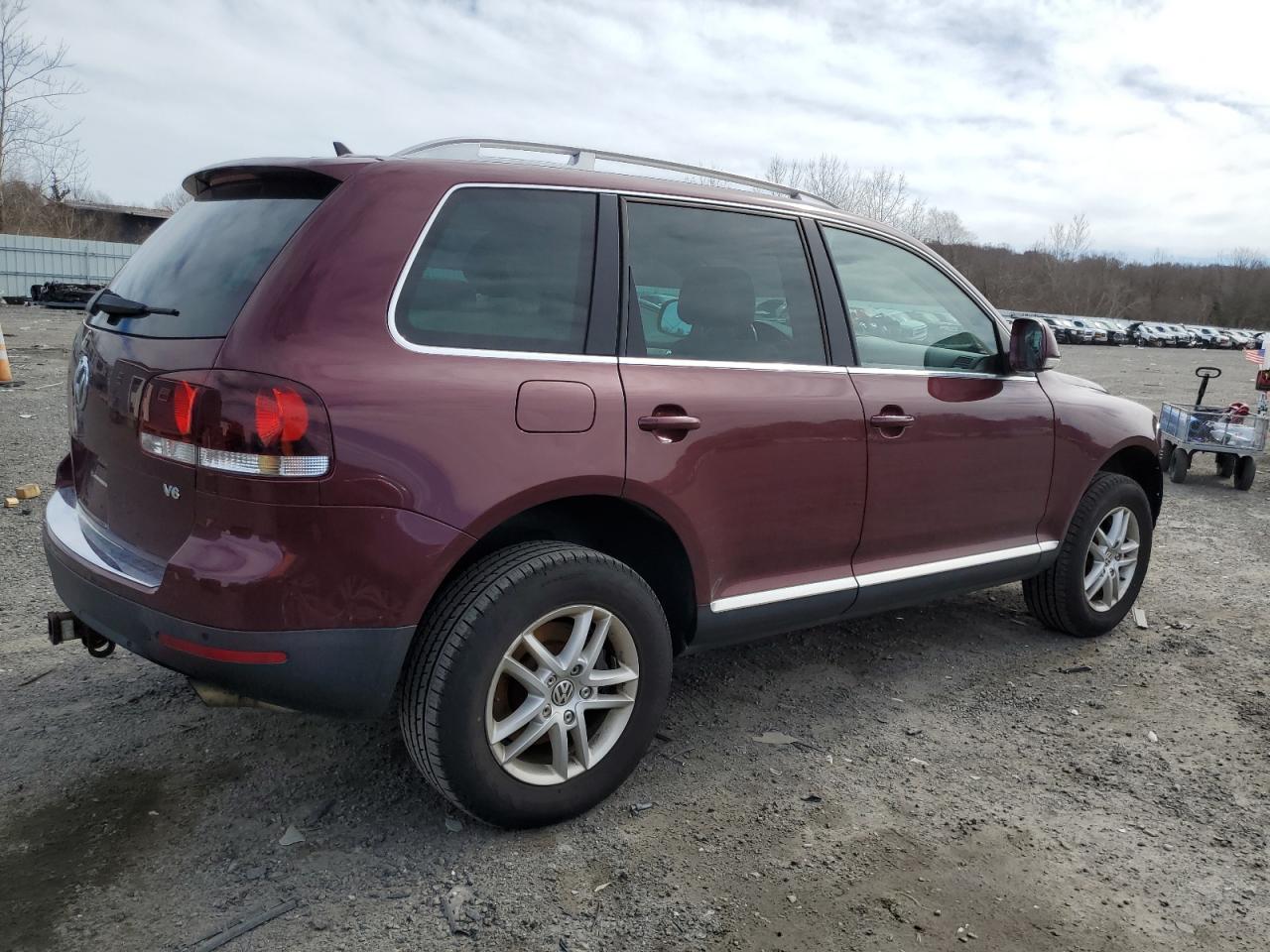 2009 Volkswagen Touareg - Image 3