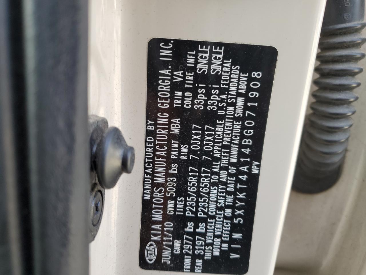 2011 Kia Sorento - Image 13