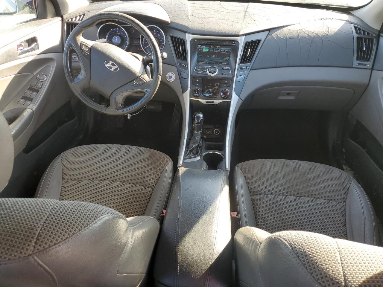 2011 Hyundai Sonata - Image 8