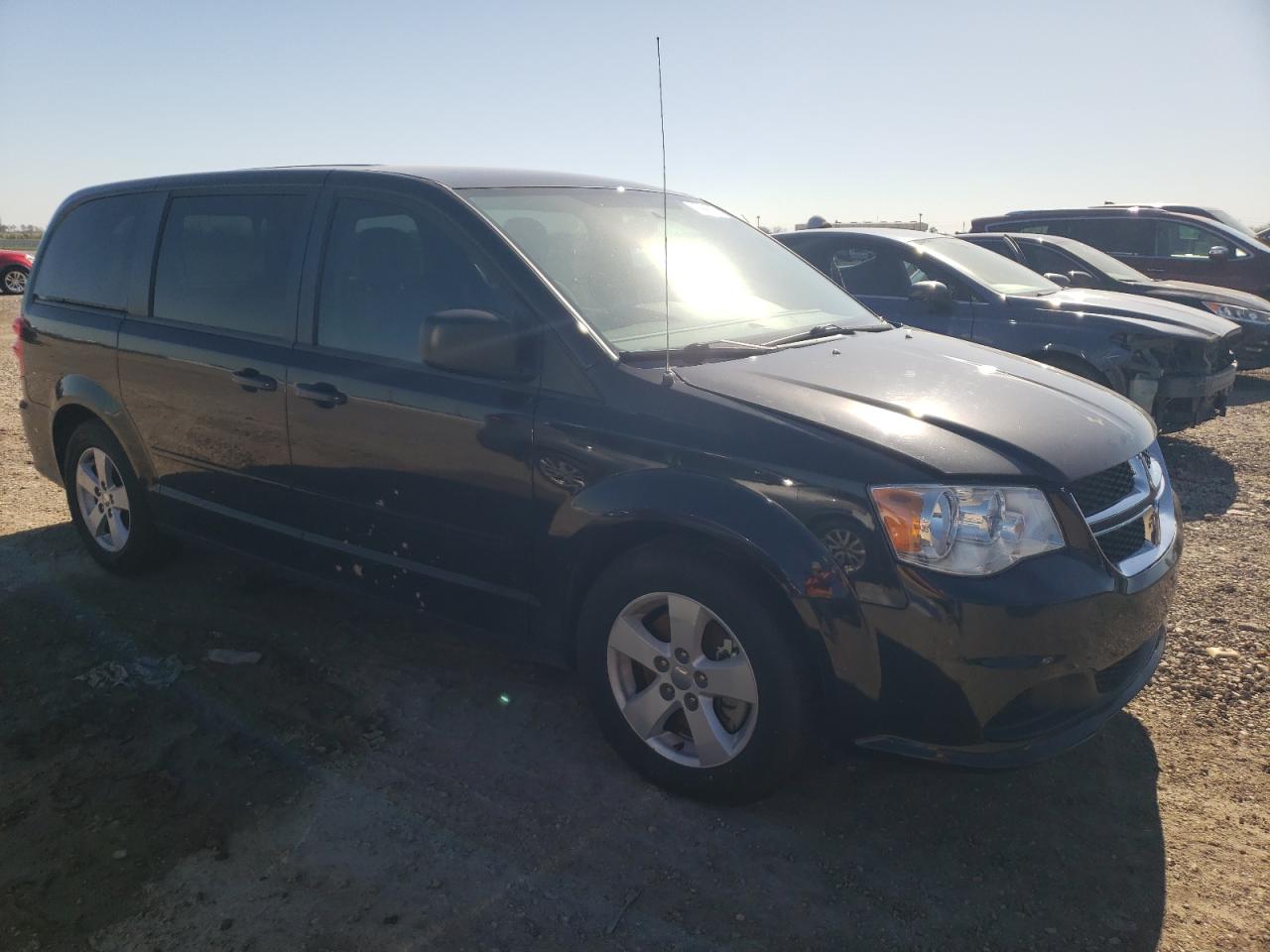 2016 Dodge Caravan - Image 4