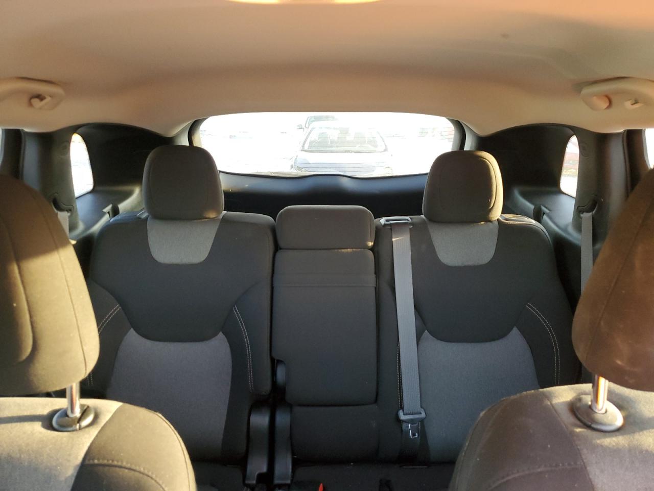 2018 Jeep Grand Cherokee - Image 10