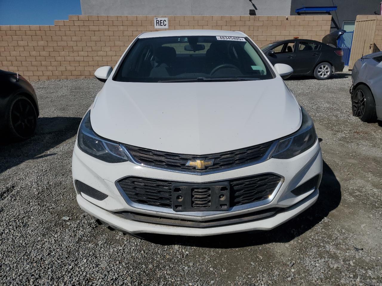 2018 Chevrolet Cruze - Image 5