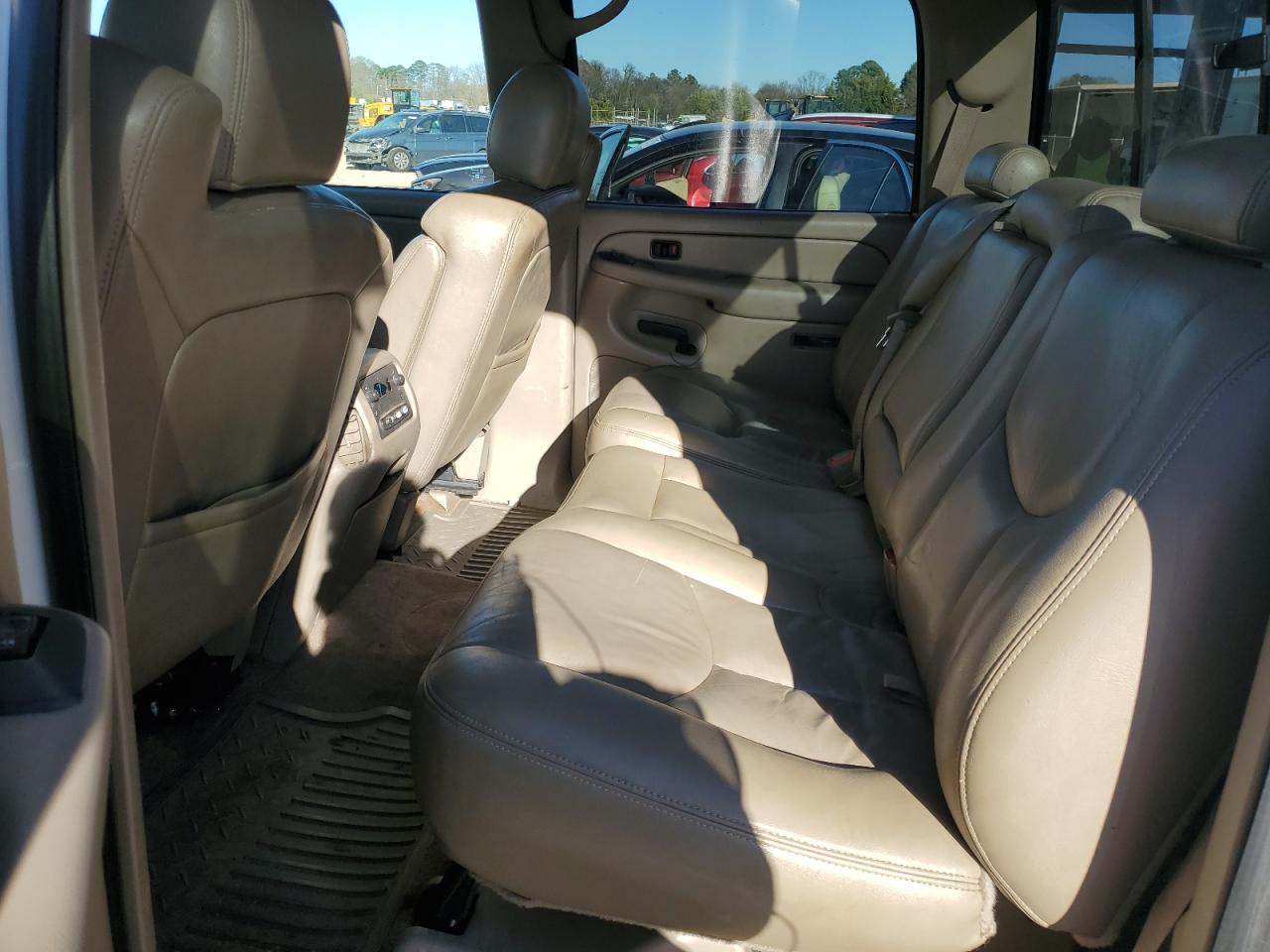 2005 Chevrolet Silverado - Image 10