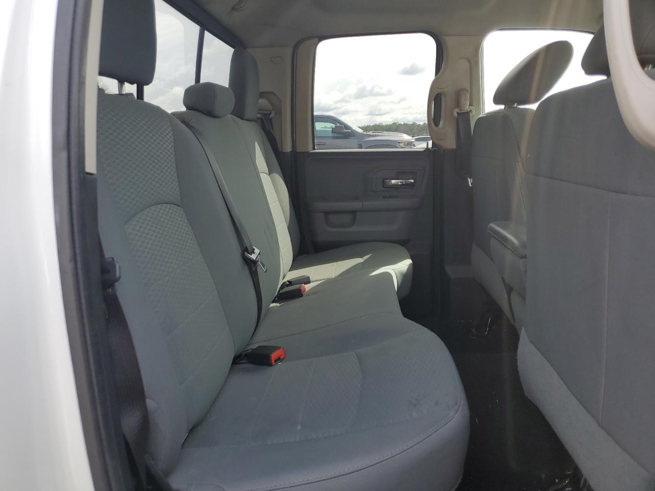 2016 RAM 1500 - Image 10
