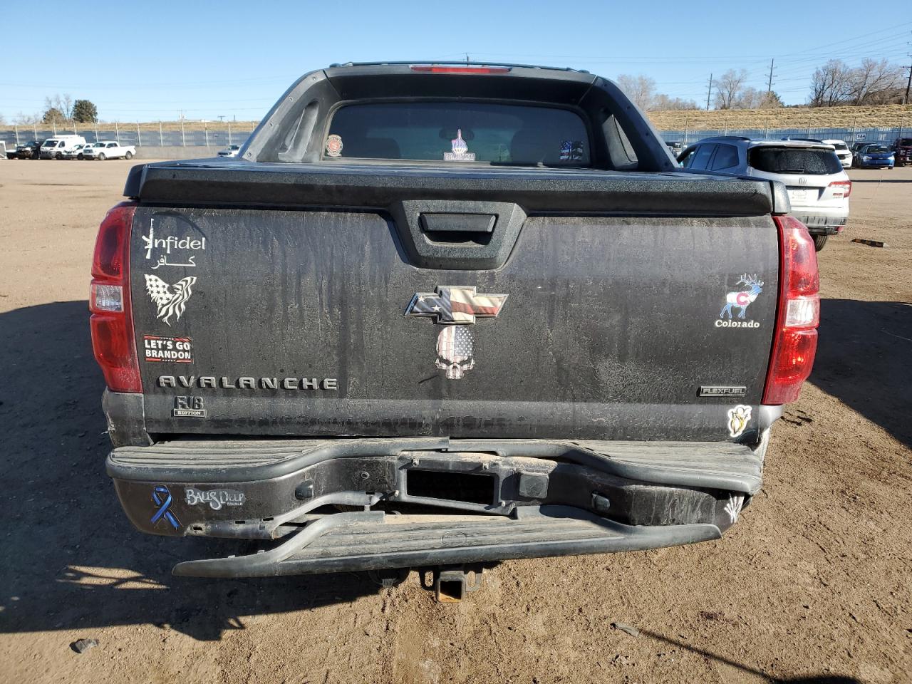 2010 Chevrolet Avalanche - Image 6
