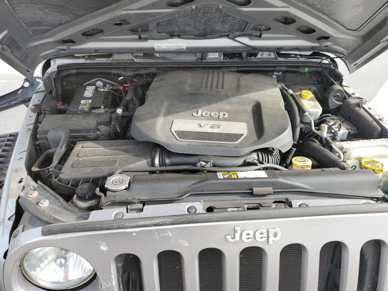 2015 Jeep Wrangler - Image 14
