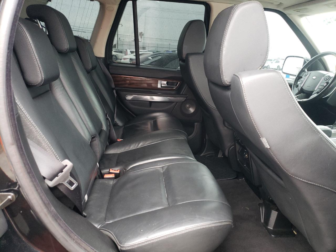 2010 Land Rover Range Rover - Image 11