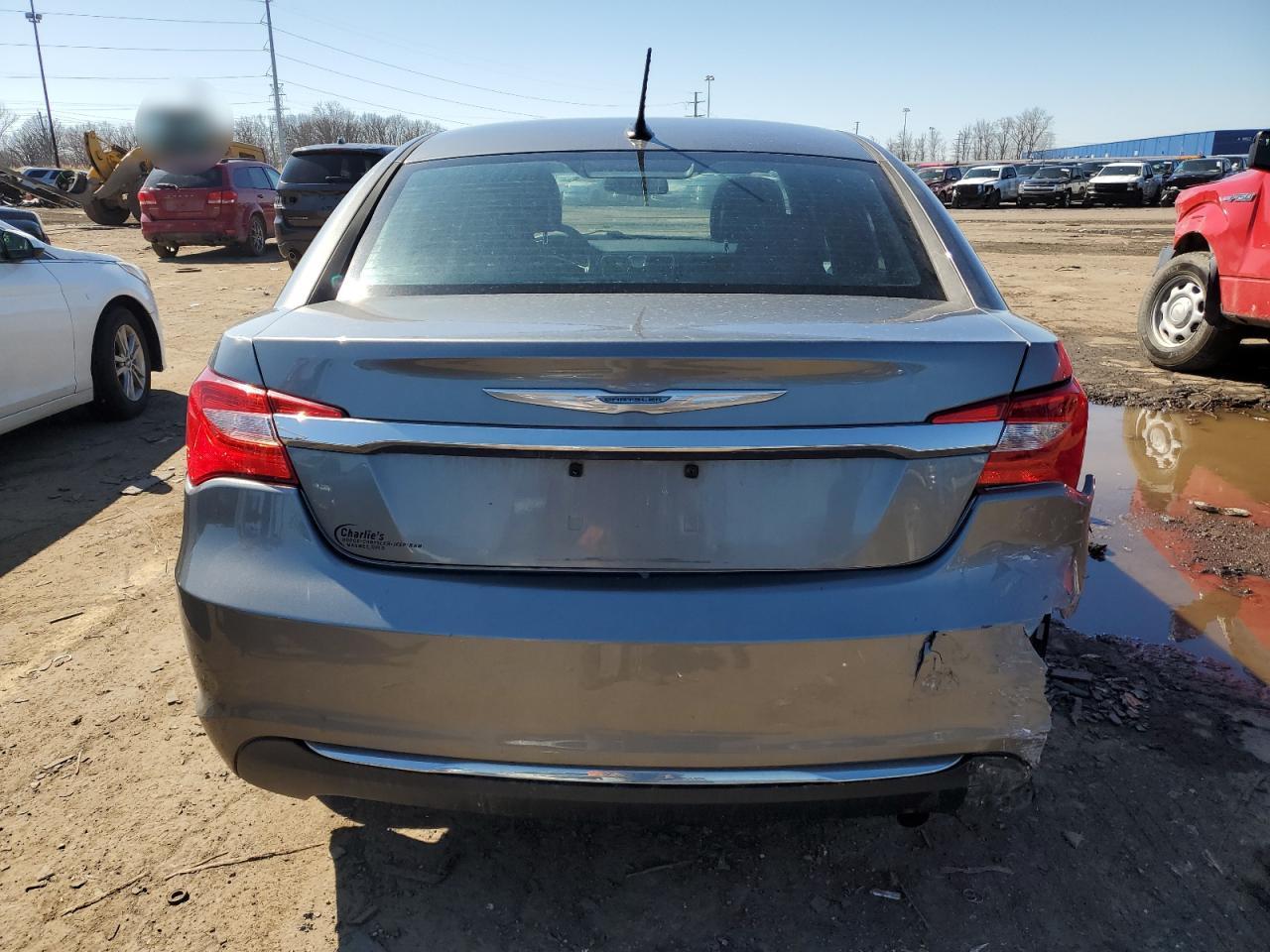 2013 Chrysler 200 - Image 6