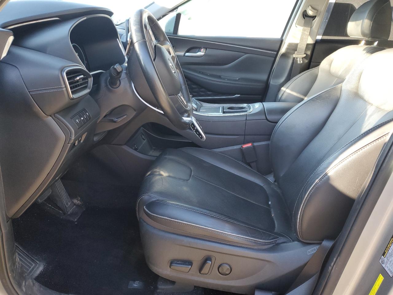 2022 Hyundai Santa Fe - Image 7