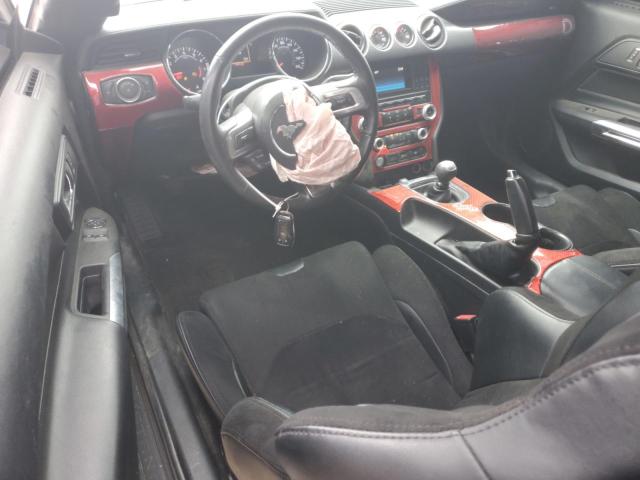 Coupet FORD MUSTANG 2015 Biały