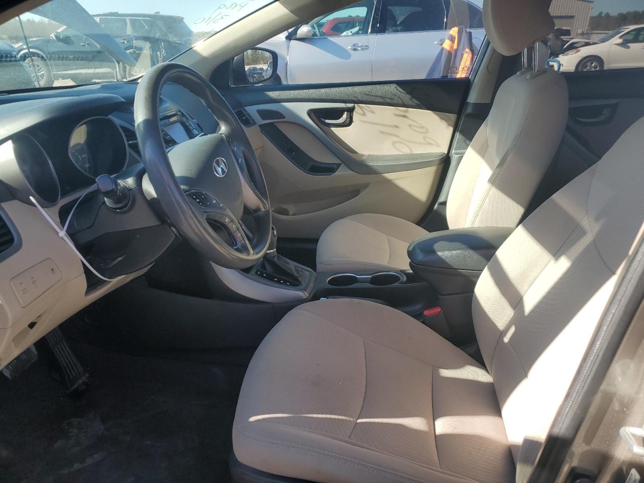 2014 Hyundai Elantra - Image 7