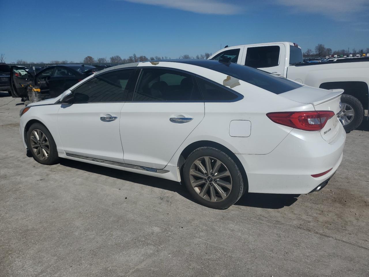 2016 Hyundai Sonata - Image 2