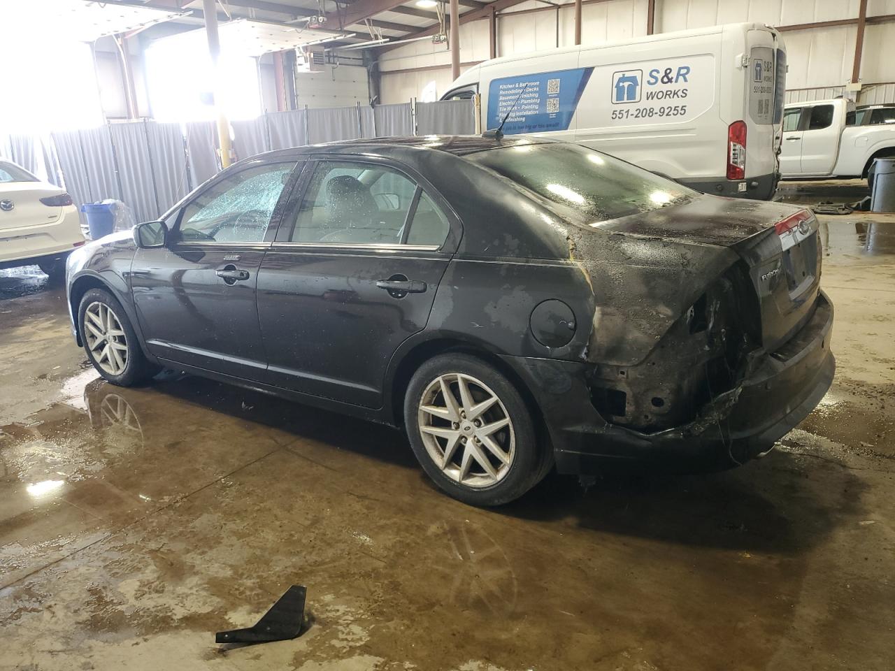 2010 Ford Fusion - Image 2