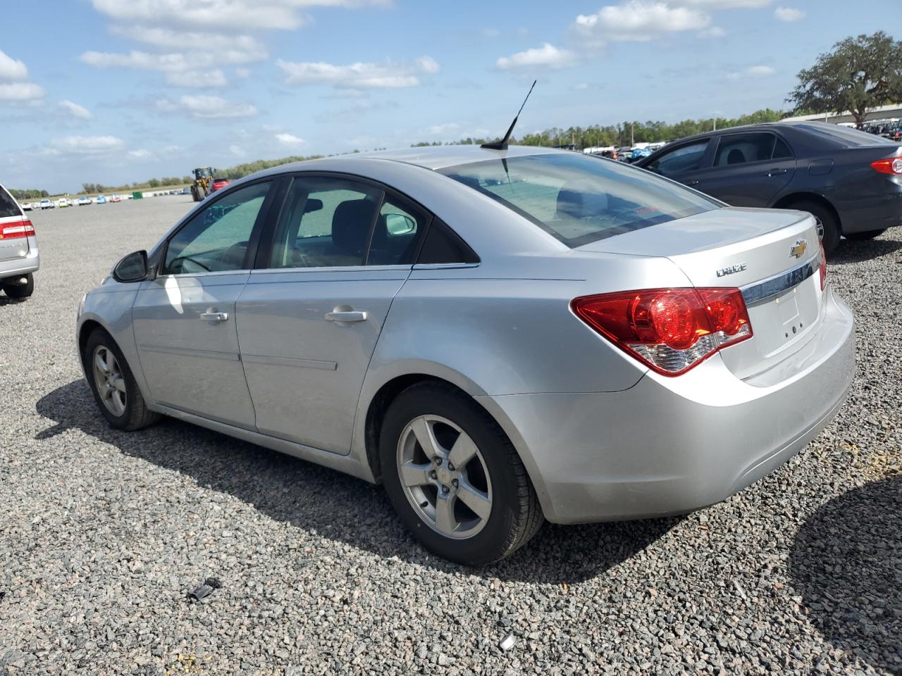 2014 Chevrolet Cruze - Image 2