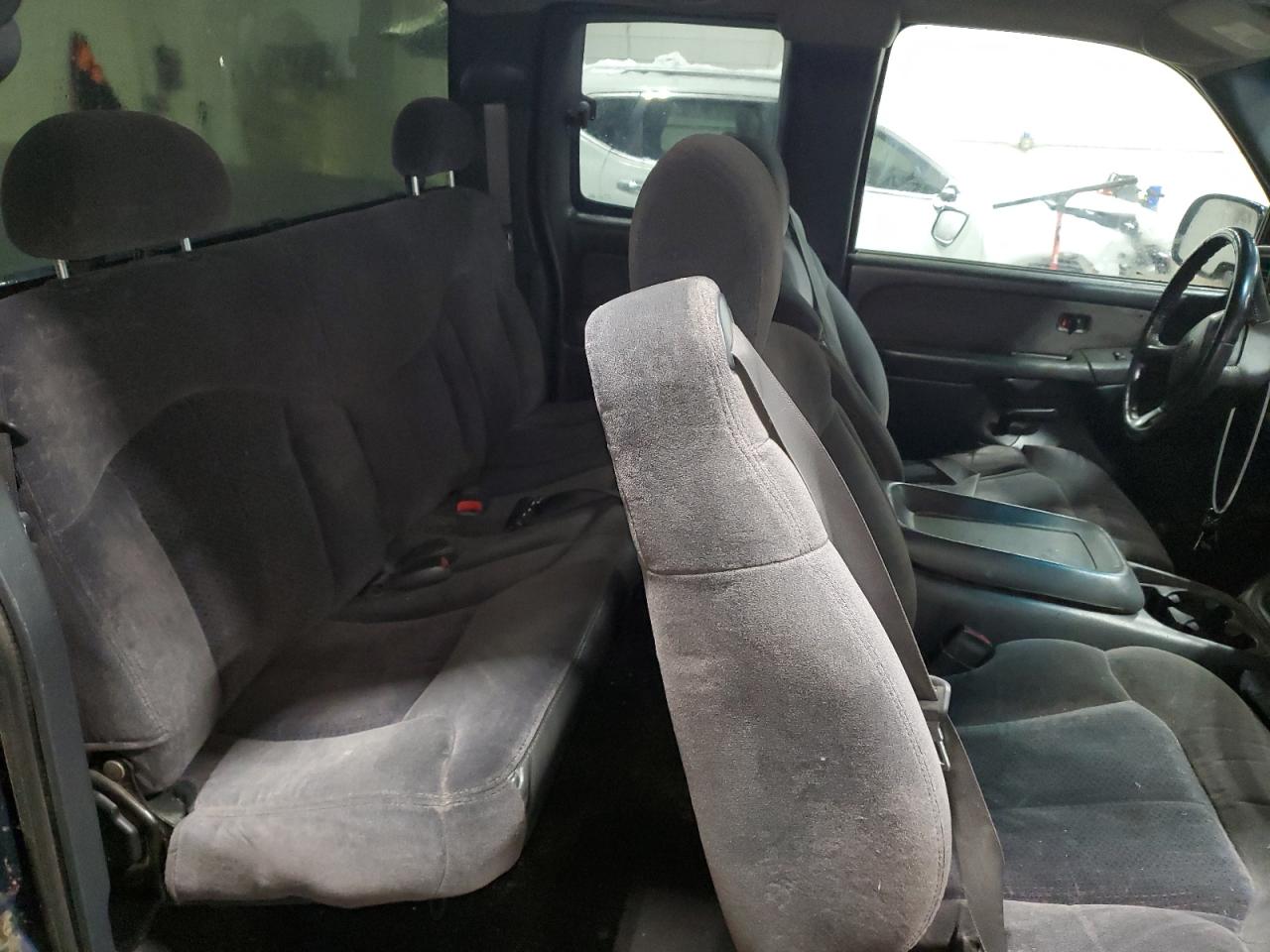 2002 Chevrolet Silverado - Image 10