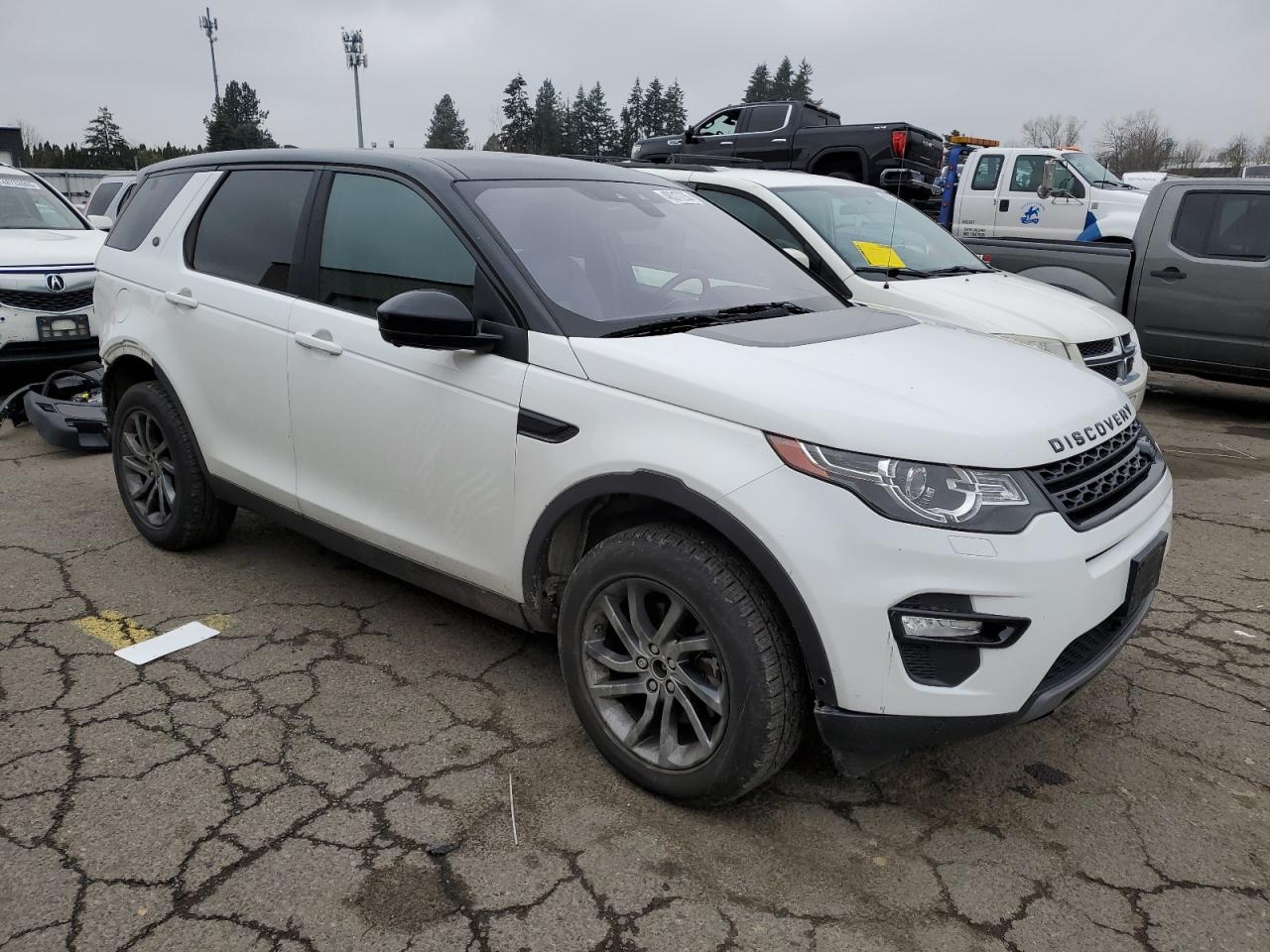 2017 Land Rover Discovery - Image 4