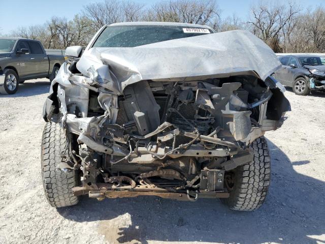  TOYOTA TACOMA 2017 Srebrny