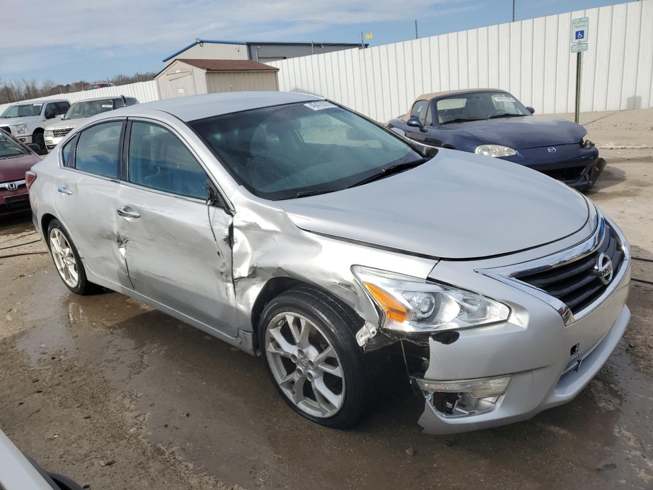 2014 Nissan Altima - Image 4