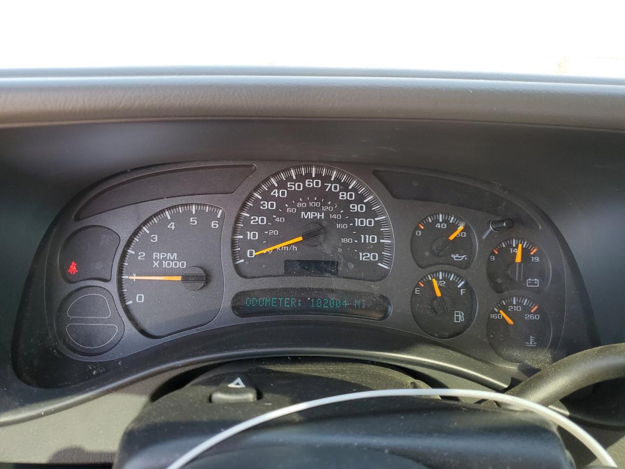 2004 Chevrolet Tahoe - Image 9