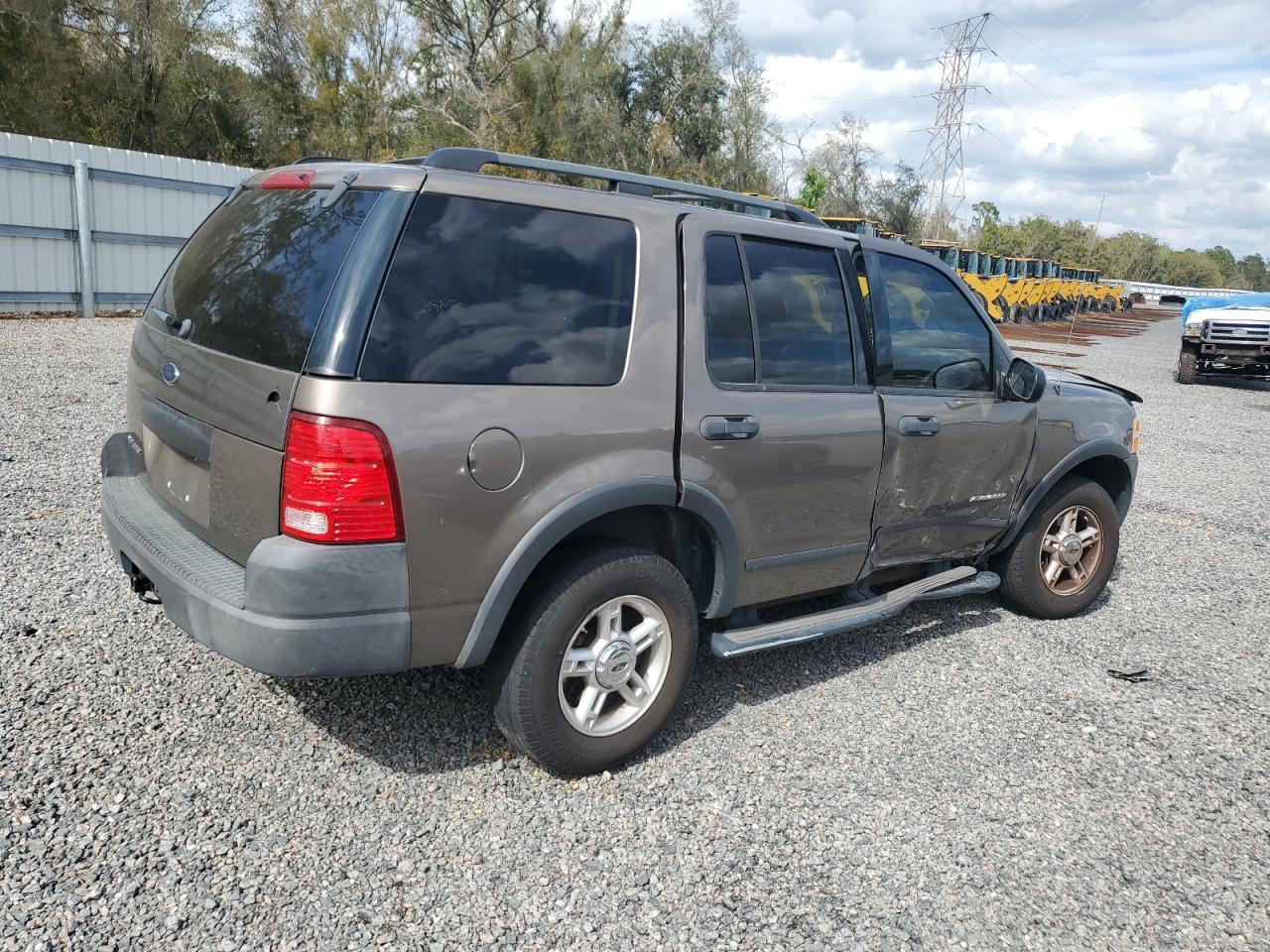 2004 Ford Explorer - Image 3