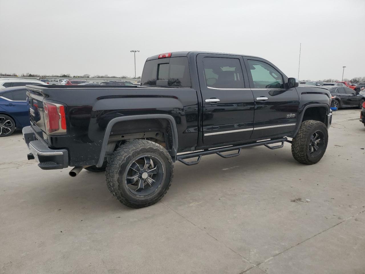 2017 GMC Sierra - Image 3
